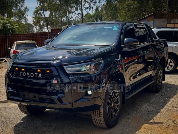 Toyota Hilux Revo Double Cab Deisel 2.4 AWD 2022 Black