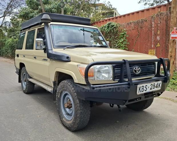 Toyota Land Cruiser 2012 Beige