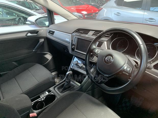 Volkswagen Touran 2019 Orange