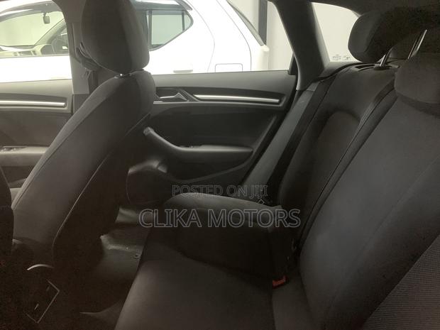 Audi A3 2.0T Titanium Premium FWD 2019 Pearl