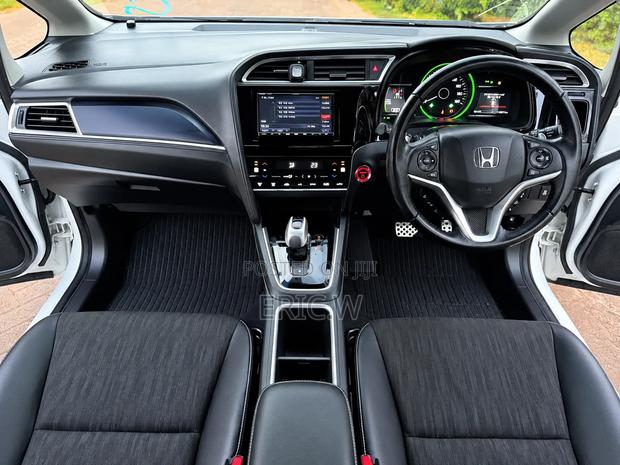 Honda Shuttle 1.5 Hybrid 2WD 2019