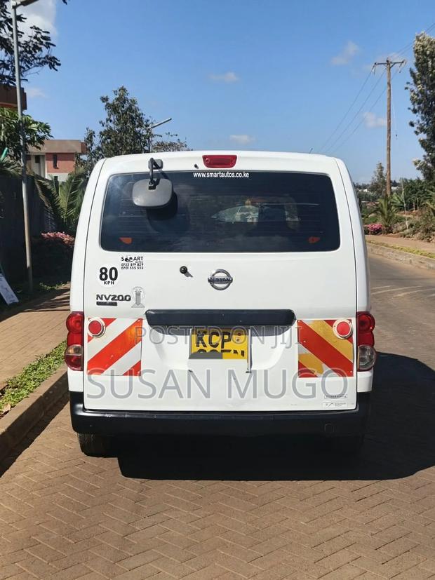 Nissan NV200 2011 White