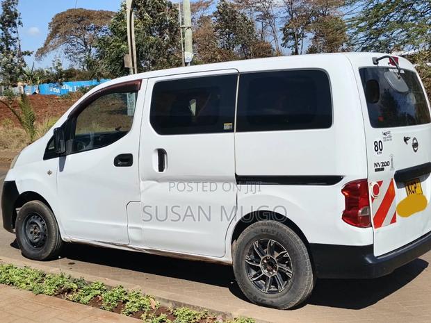 Nissan NV200 2011 White