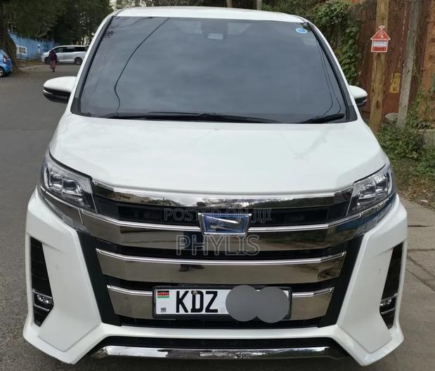 Toyota Noah 2019 White