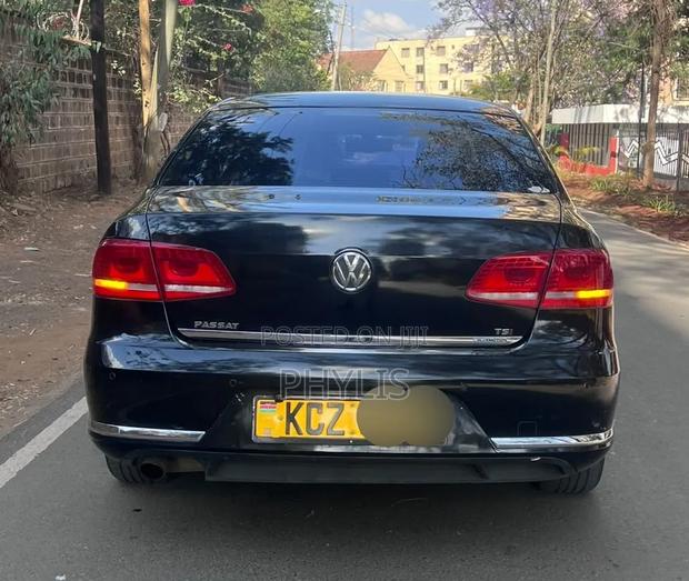 Volkswagen Passat 2012 Black