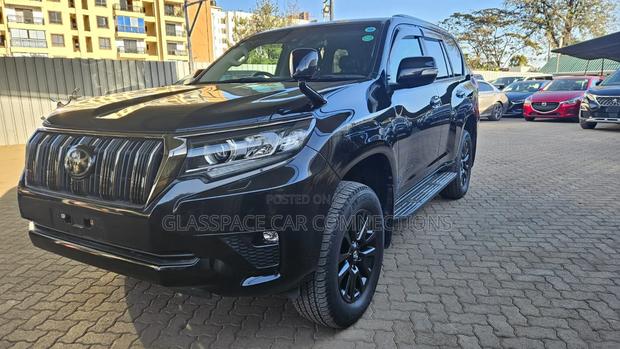 Toyota Land Cruiser Prado 2.8 2021 Black