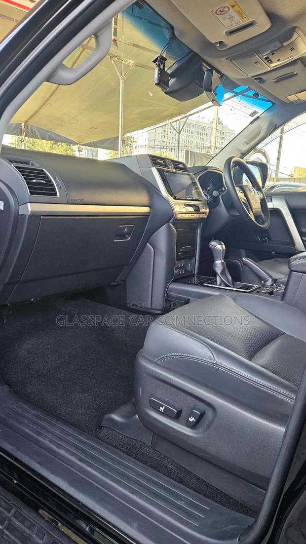 Toyota Land Cruiser Prado 2.8 2021 Black