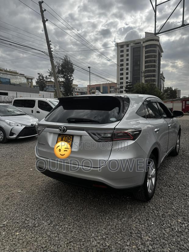 Toyota Harrier Premium 2013 Silver