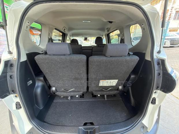 Toyota Sienta 2019 White