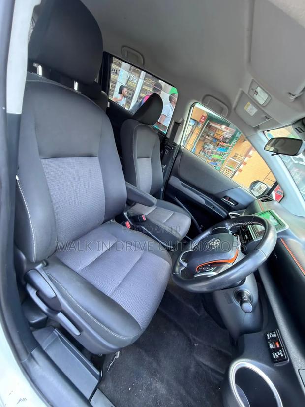 Toyota Sienta 2019 White