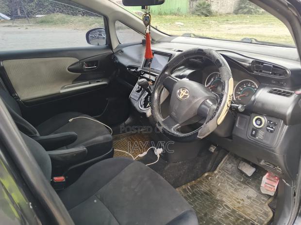Toyota Wish 2014 Purple