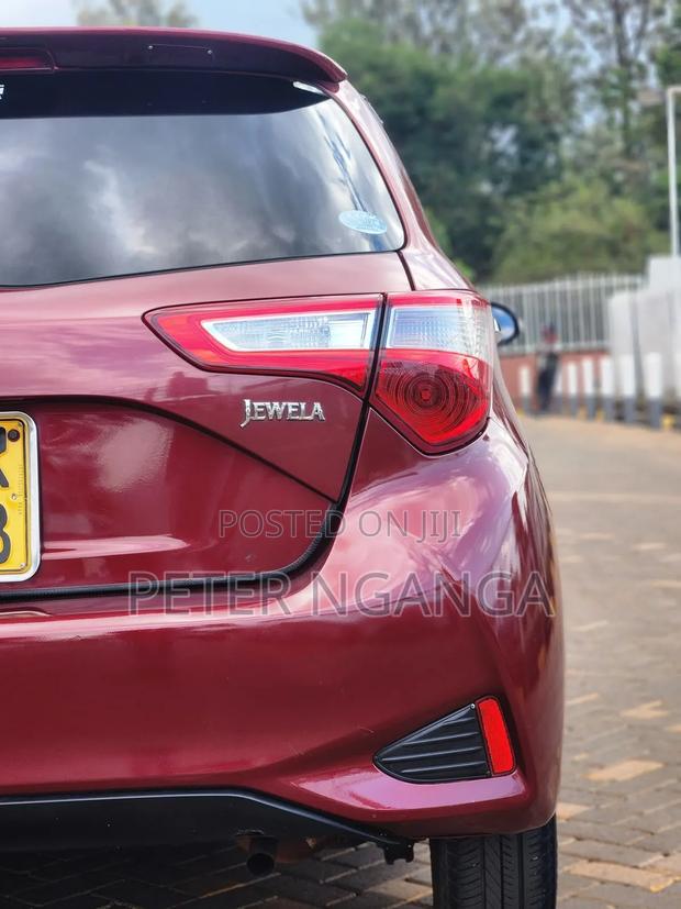 Toyota Vitz 1.0 FWD 5dr 2017 Maroon