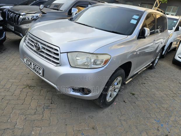 Toyota Kluger 2011 Silver