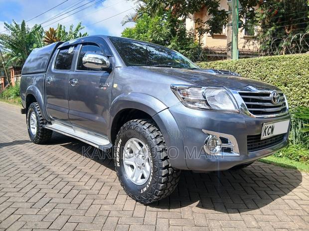 Toyota Hilux 2012 Gray
