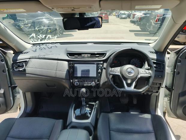 Nissan X-Trail 2.0 Petrol AWD 2019 White