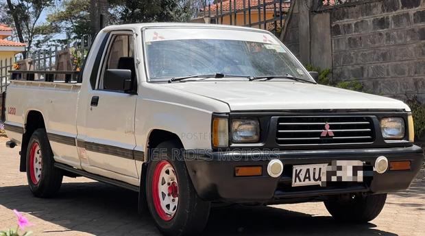 Mitsubishi L200 2005 Ivory