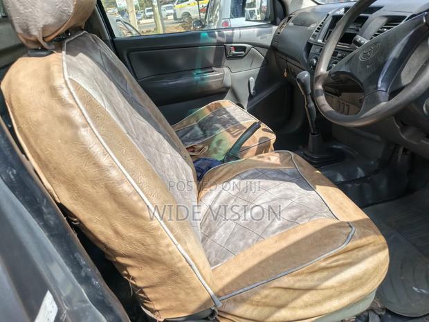 Toyota Hilux 2010 Gray