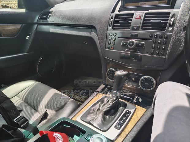 Mercedes-Benz C200 2010 Black