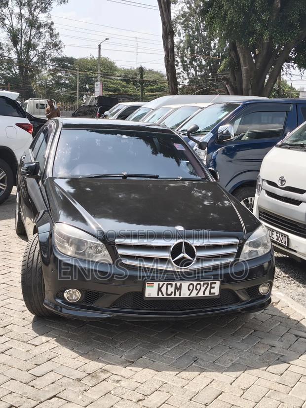 Mercedes-Benz C200 2010 Black