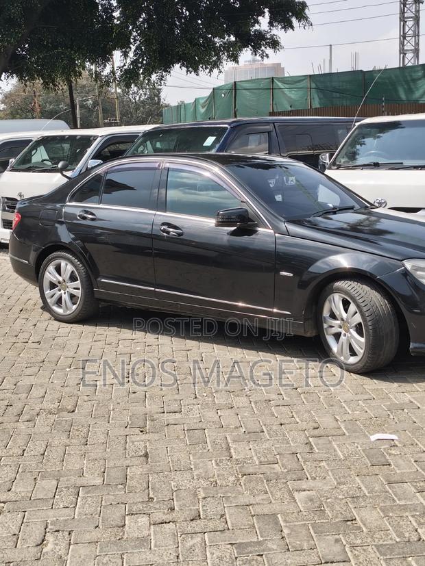 Mercedes-Benz C200 2010 Black