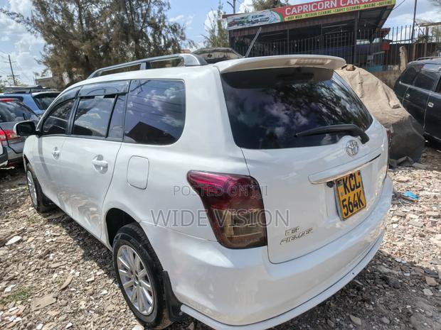 Toyota Corolla Fielder 2010 White