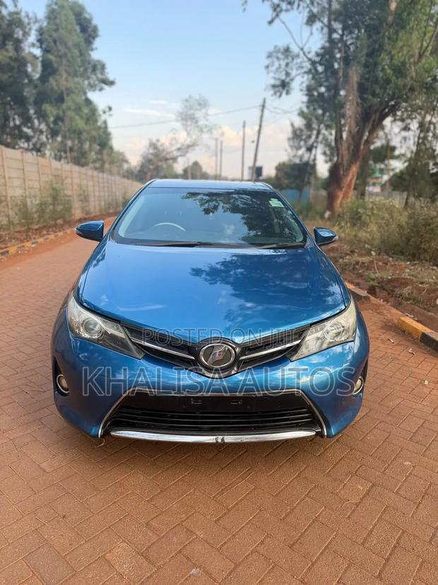 Toyota Auris 2014 Blue