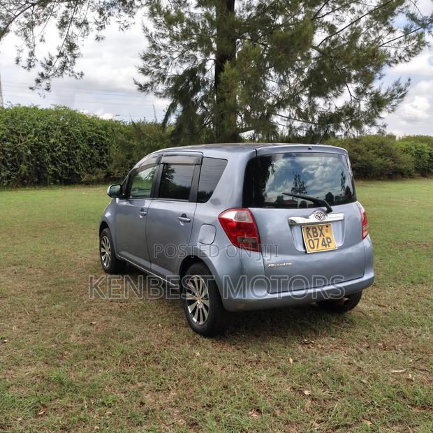 Toyota Ractis 2006 Blue