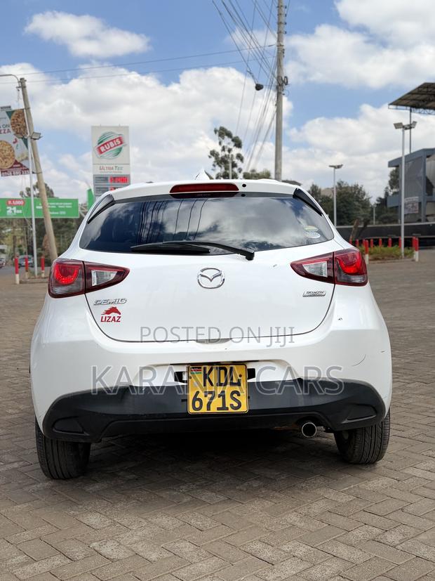 Mazda Demio 2016 Silver