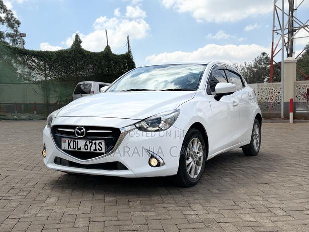 Mazda Demio 2016 Silver
