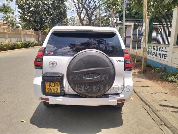 Toyota Land Cruiser Prado 2012 White