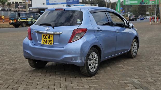 Toyota Vitz 1.3 FWD 5dr 2013 Blue