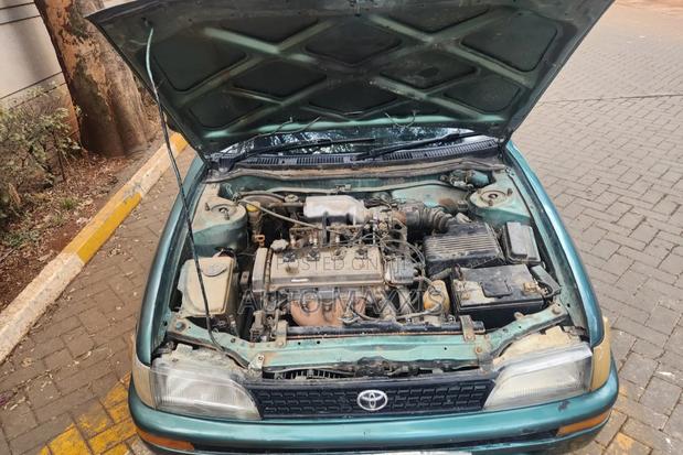 Toyota Corona 1999 Green