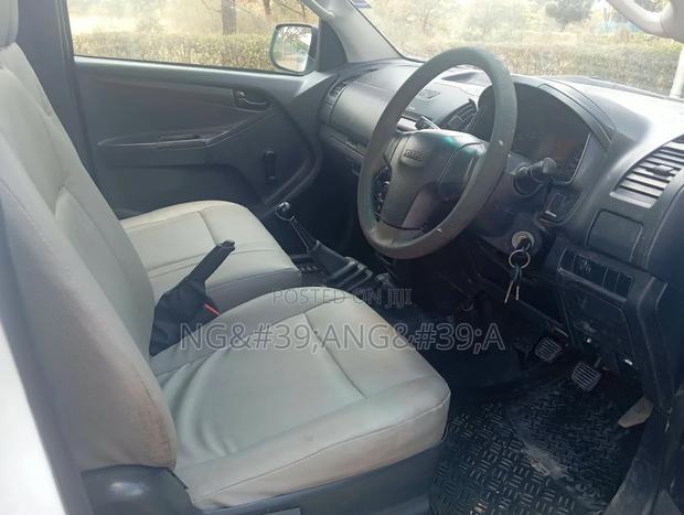 Isuzu D-MAX 2017 White