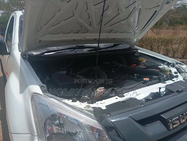 Isuzu D-MAX 2017 White
