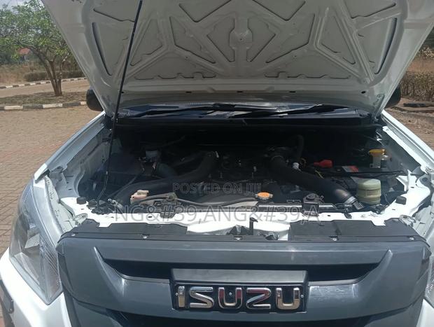 Isuzu D-MAX 2017 White