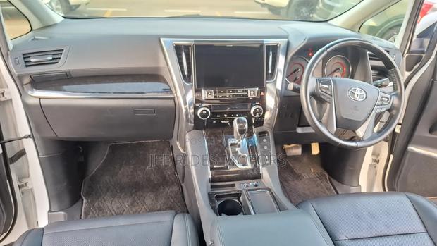 Toyota Vellfire 2.5 Z G Edition 2019 White