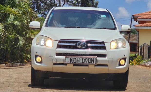 Toyota RAV4 2009 White