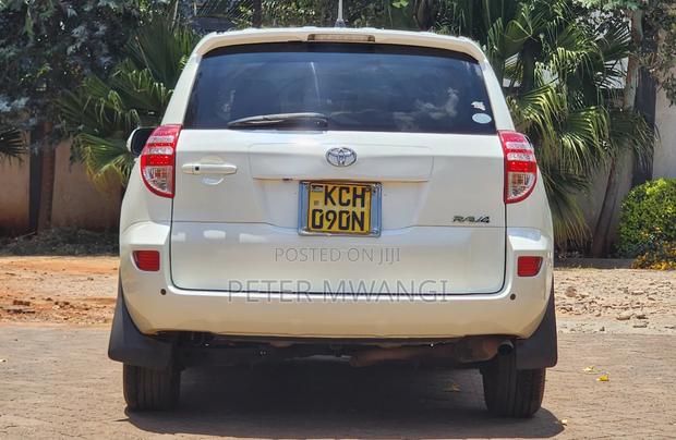 Toyota RAV4 2009 White