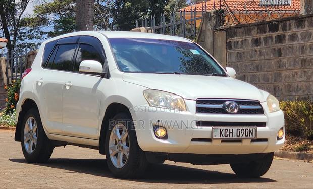 Toyota RAV4 2009 White