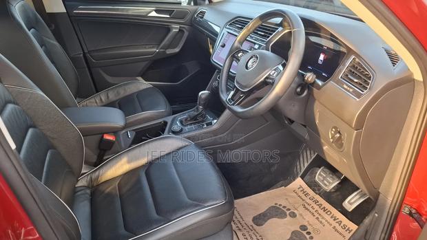 Volkswagen Tiguan 2.0T S FWD 2019 Maroon