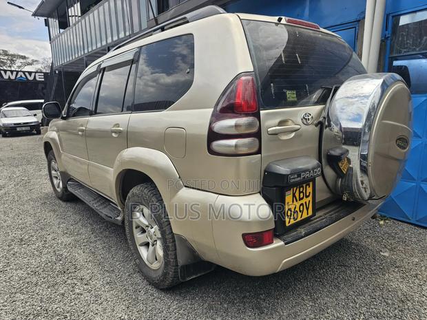 Toyota Land Cruiser Prado 3.0 D-4D 5dr 2005 Beige