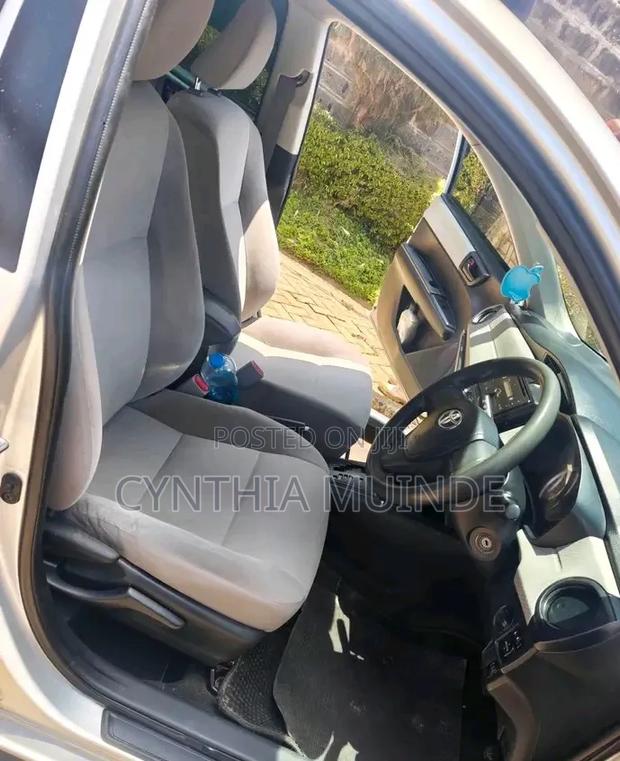 Toyota Axio 2012 Silver