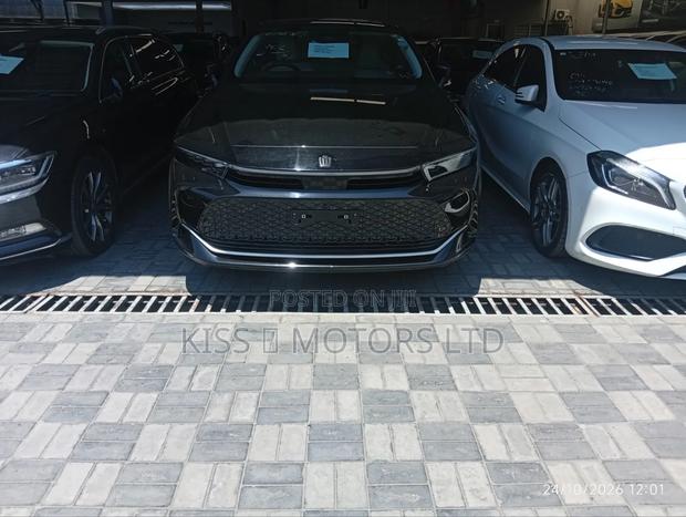 Toyota Crown XLE 2023 Black