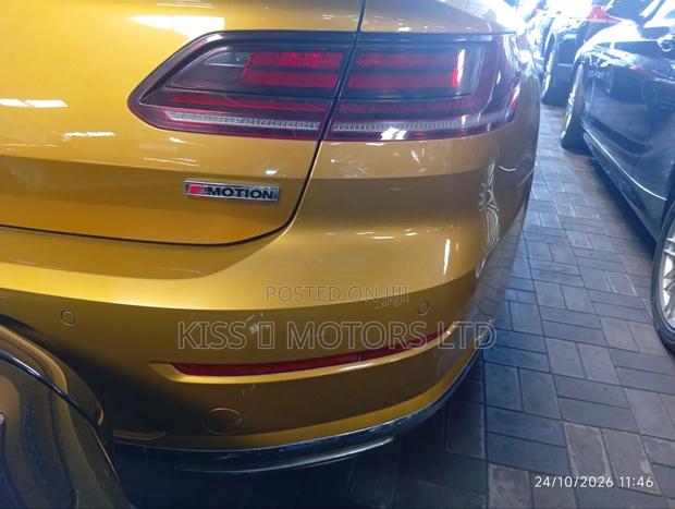 Volkswagen Arteon 2.0T SEL R-Line w/20 FWD 2019 Gold
