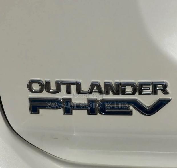 Mitsubishi Outlander 2.4 PHEV AWD 2019 White