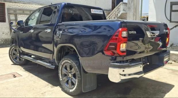 Toyota Hilux Revo Double Cab Deisel 2.4 AWD 2020 Blue