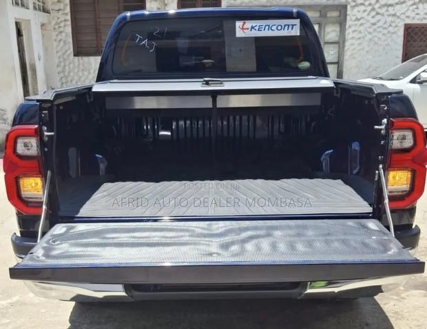 Toyota Hilux Revo Double Cab Deisel 2.4 AWD 2020 Blue