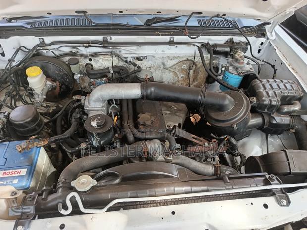 Nissan Hardbody 2007 White