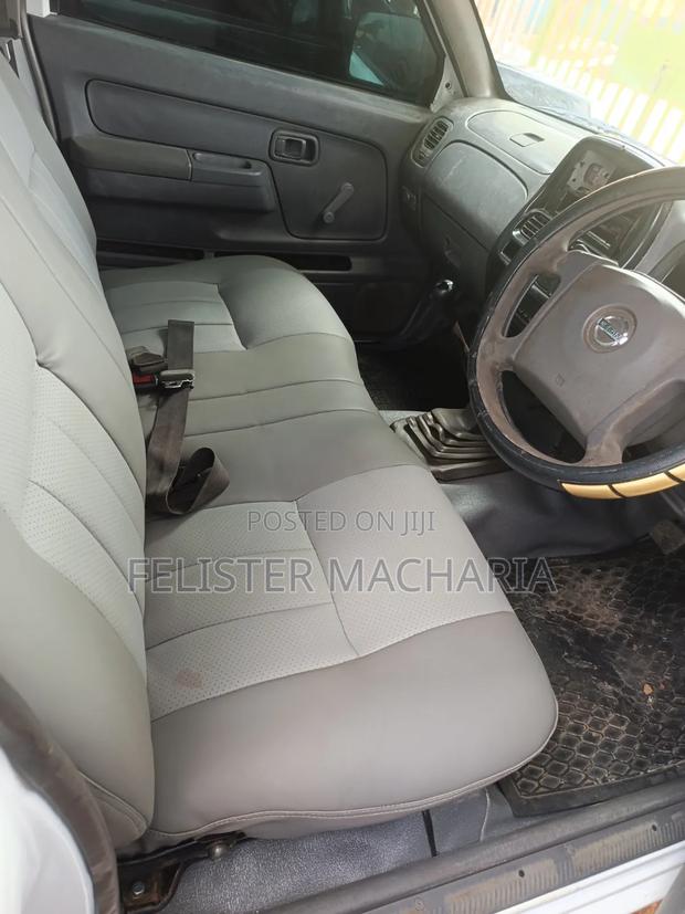 Nissan Hardbody 2007 White