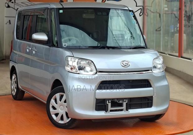 Daihatsu Tanto 2019 Silver